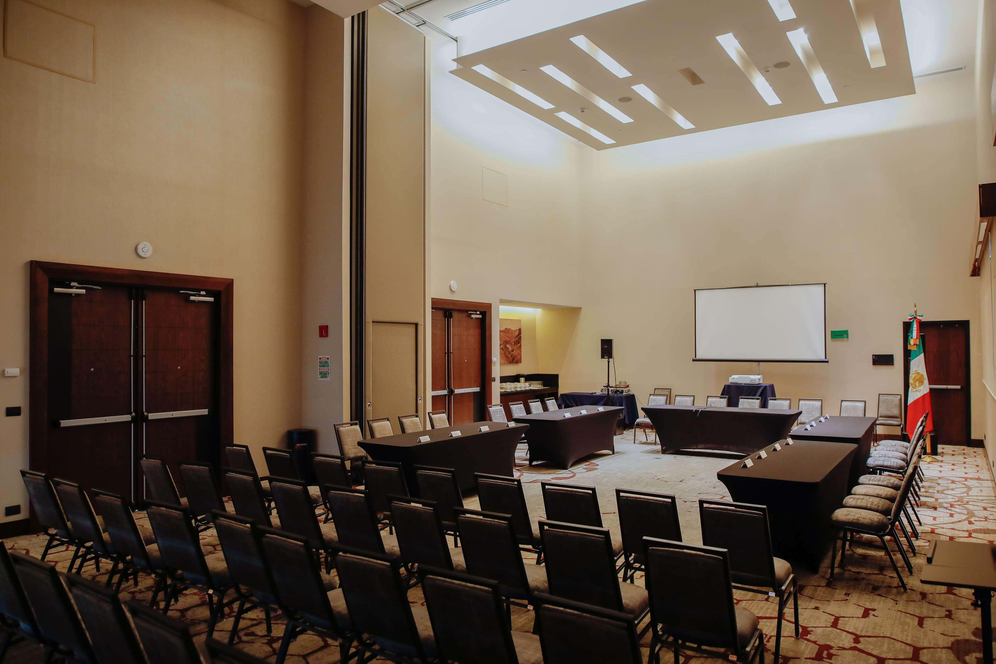 Doubletree By Hilton Celaya Celaya  Extérieur photo