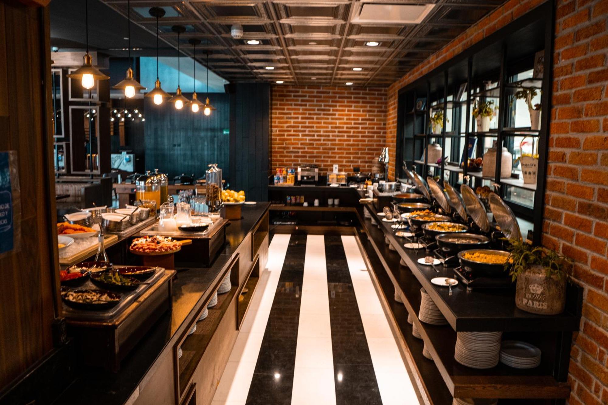 Doubletree By Hilton Celaya Celaya  Extérieur photo