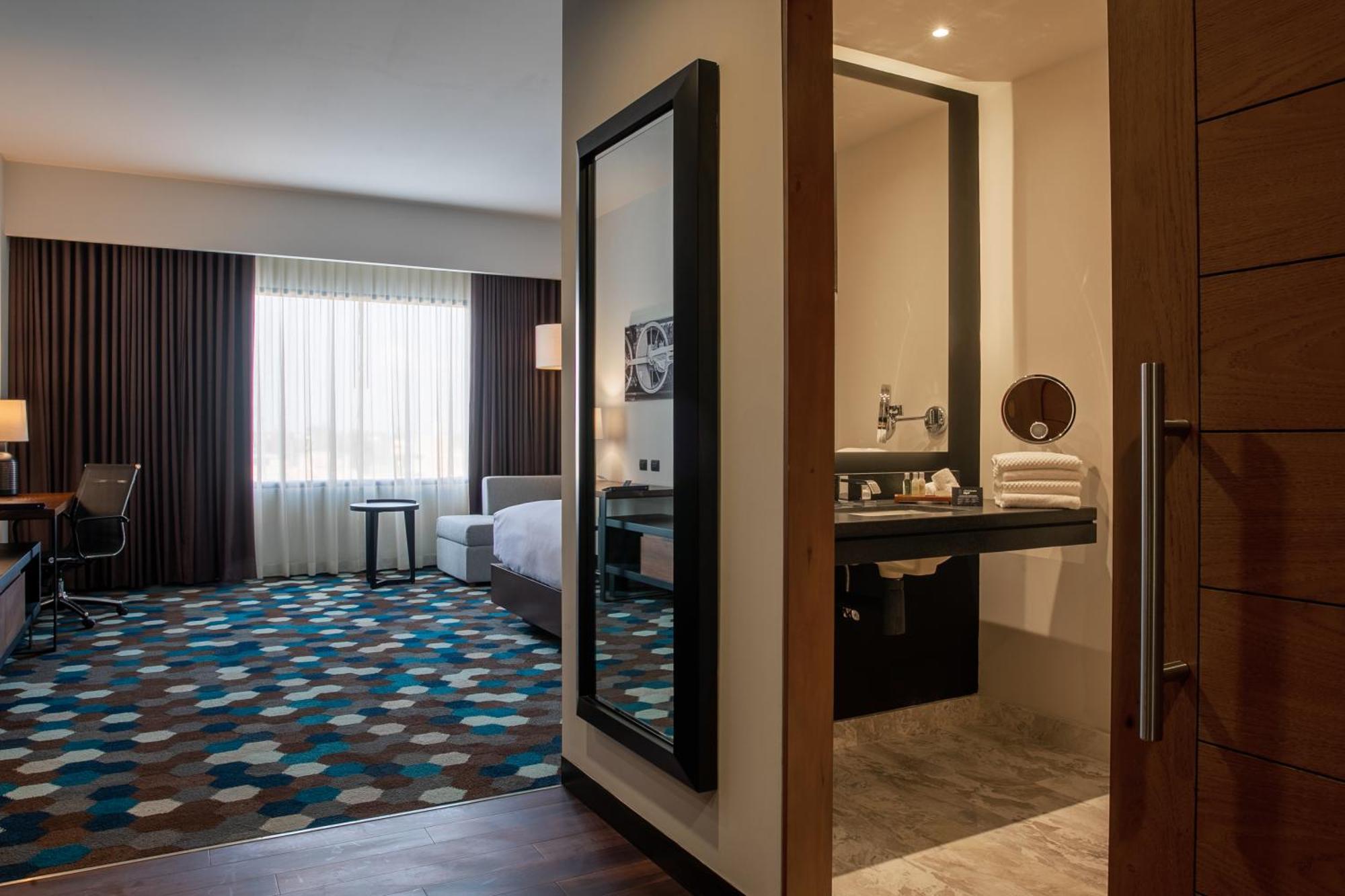 Doubletree By Hilton Celaya Celaya  Extérieur photo