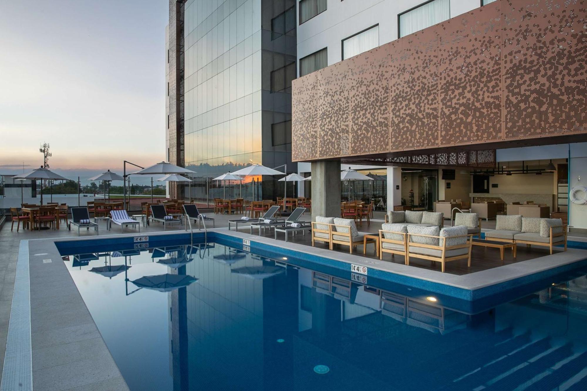 Doubletree By Hilton Celaya Celaya  Extérieur photo
