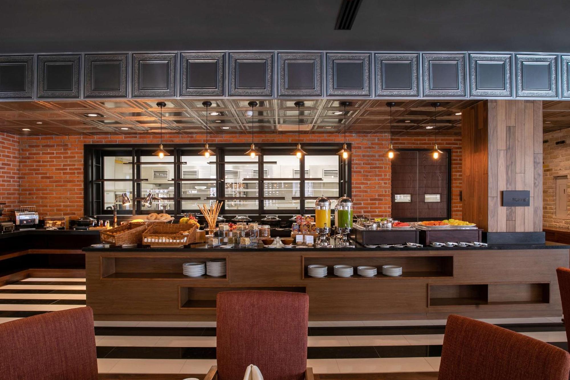Doubletree By Hilton Celaya Celaya  Extérieur photo